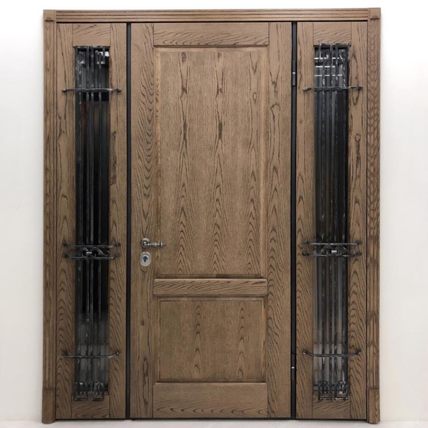 С остеклением и ковкой по бокам