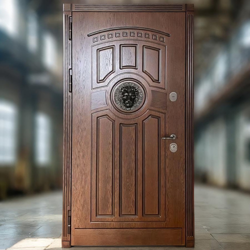 С чеканкой лев С чеканкой лев