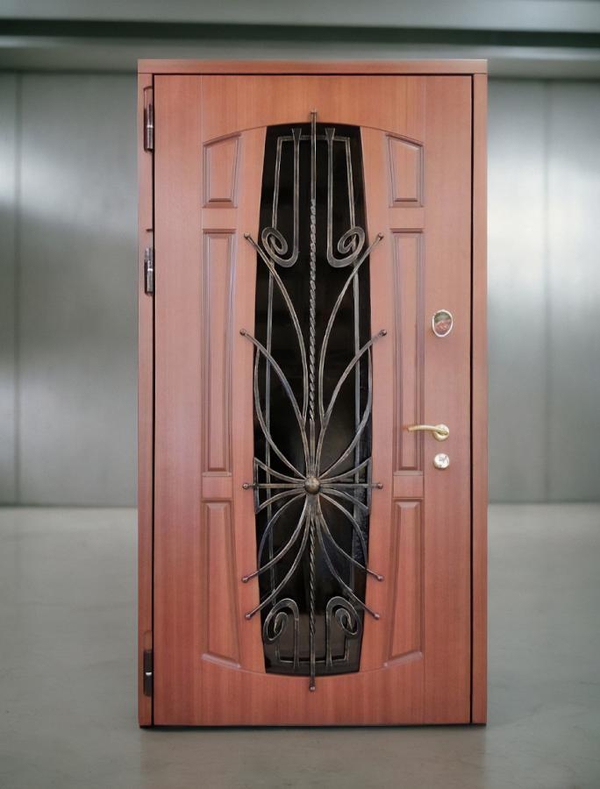 С большим стеклом и ковкой