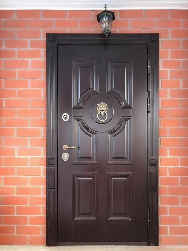 Уличная термодверь с кнокером