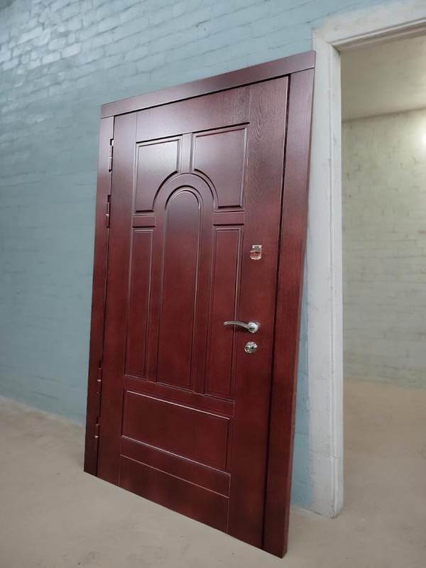 Дверь с МДФ