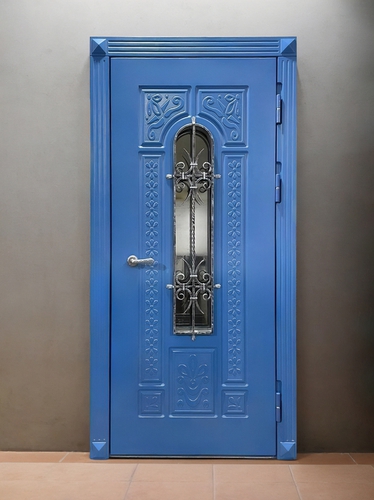 Остекленная синяя дверь Остекленная синяя дверь