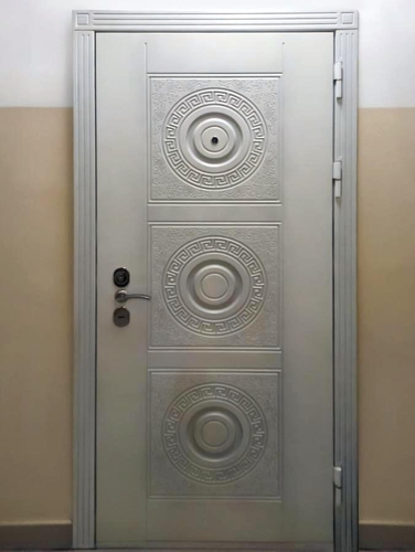Квартирная дверь с МДФ Квартирная дверь с МДФ