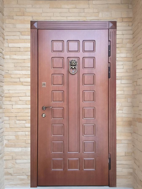 Дверь для дома