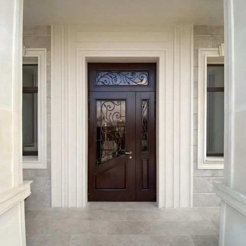 Дверь с верхней вставкой Дверь с верхней вставкой