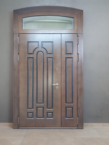 Полуторная дверь с фрамугой Полуторная дверь с фрамугой