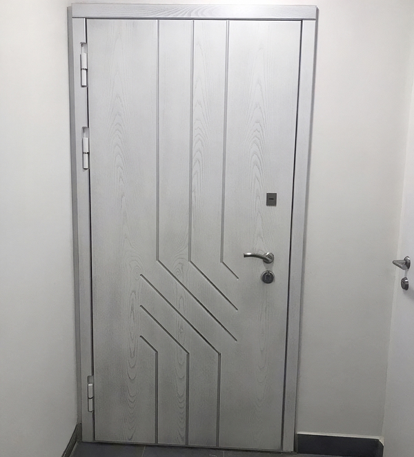 Квартирная дверь МДФ