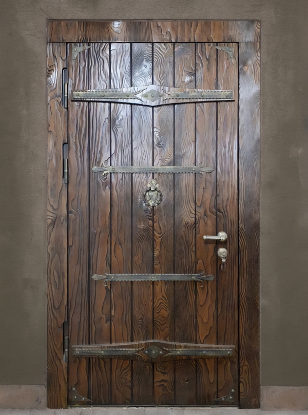 Дверь массив «под старину»