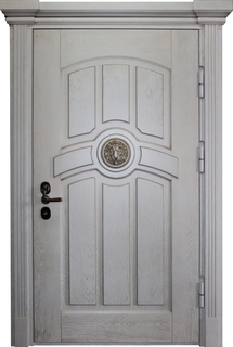Стальная термодверь с белым МДФ шпон, с капителями и резьбой «голова льва»