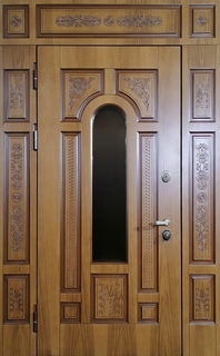 Стальная нестандартная термодверь с остеклением и панелями МДФ с фрезеровкой